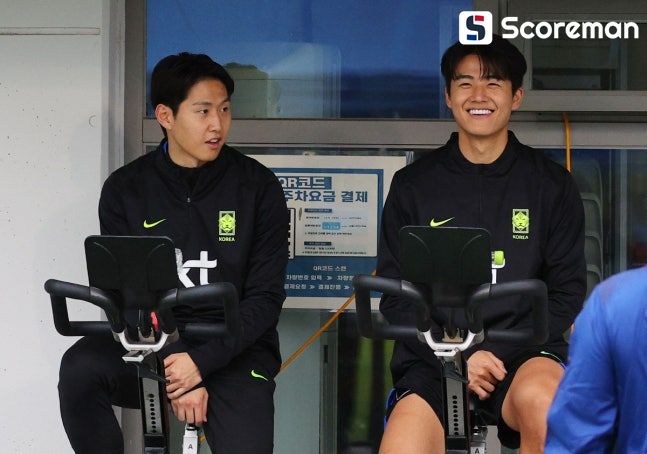 '손흥민도 합류' 홍명보호, 팬들 앞에서 완전체 훈련